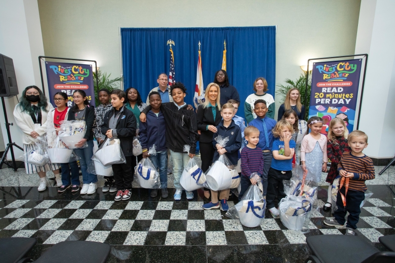 Photo of the Mayor with the city's top young readers