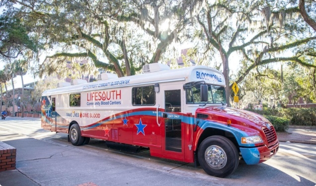 Photo of the LifeSouth BloodMobile