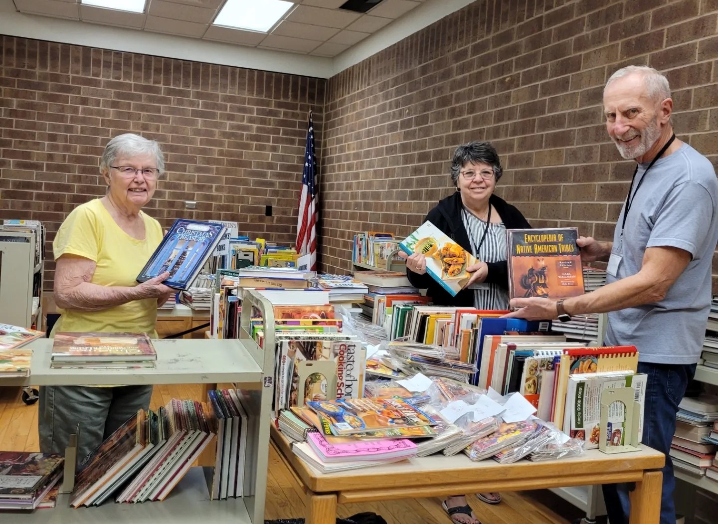 Volunteers at a previous Mandarin Book Sale